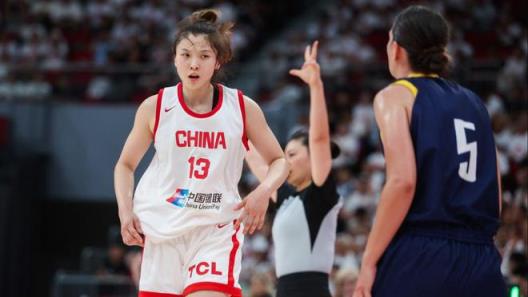 27岁中国女篮前锋闪耀赛场,大学50分神将引热议