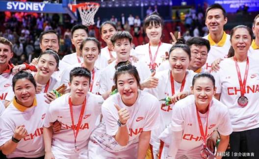 中国女篮大胜日本,两位奇兵惊艳全场,李梦回归前景堪忧
