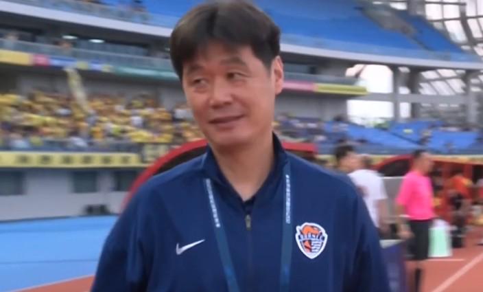  李霄鹏：全队齐心协力，誓夺第二阶段保级首战胜利