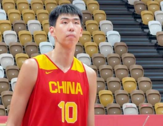  中国男篮官宣徐昕刘金雨离队，广东官宣外援，浙江顶薪续约刘泽一