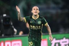  媒体人：国安传控速度太低让观众疲惫 浙江队米特里策推进顺畅无阻