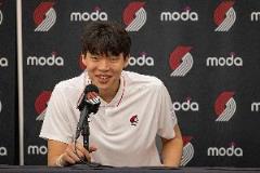  苏群：杨瀚森让开拓者升值 本地媒体有不同看法